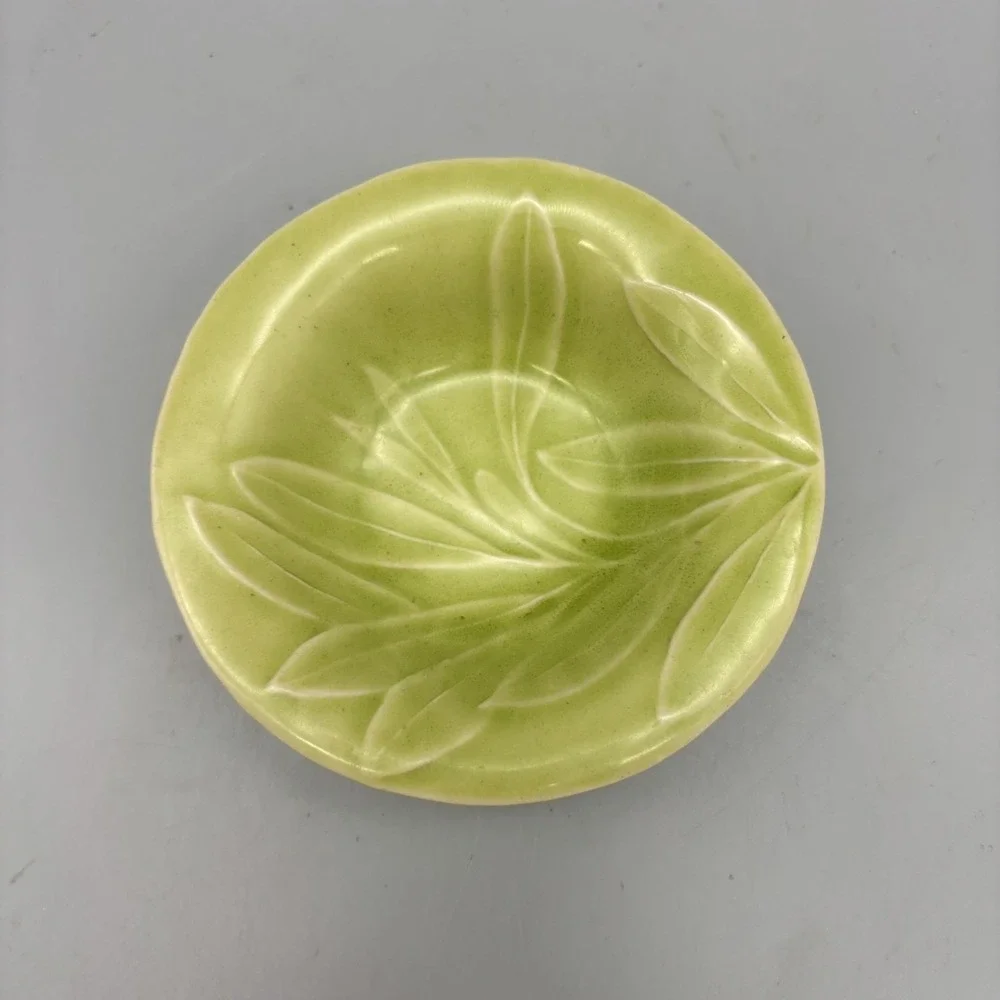 Williams Sonoma Leaf Trinket Condiment Nut Candy Dish 4.25